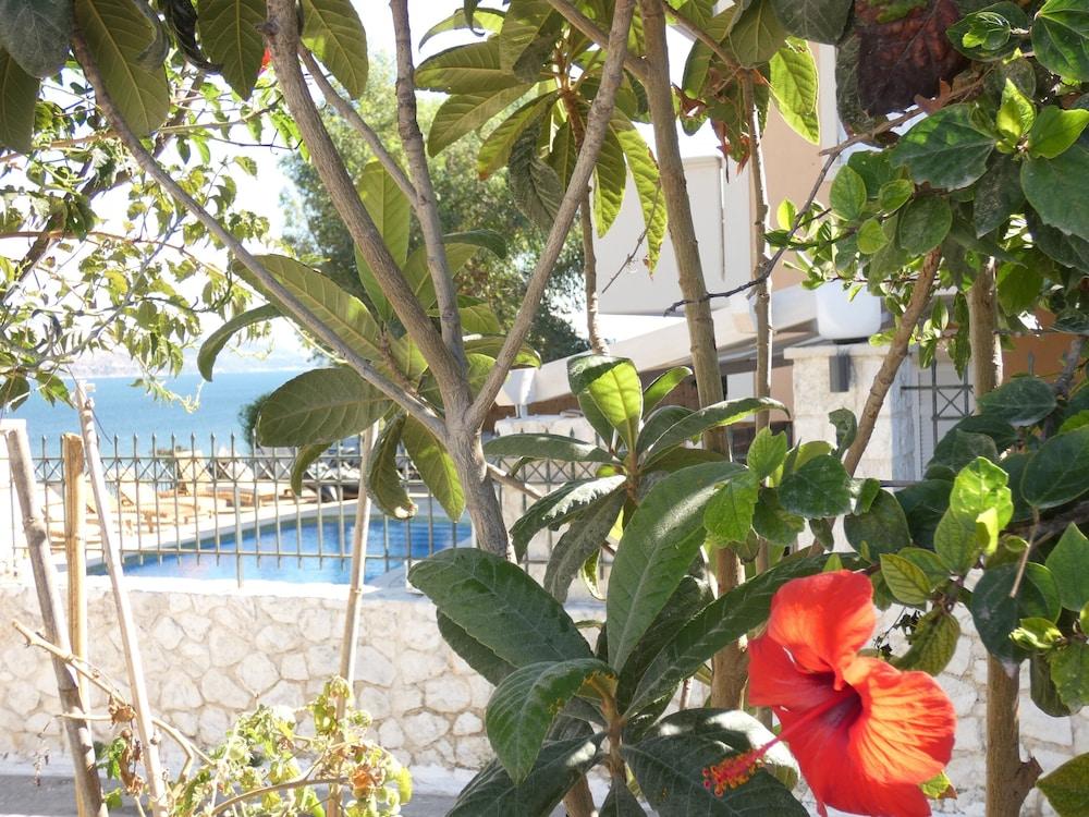 Lazaratos Hotel Kouvalata Экстерьер фото