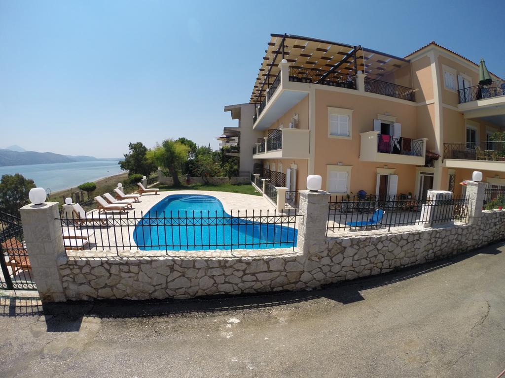 Lazaratos Hotel Kouvalata Экстерьер фото