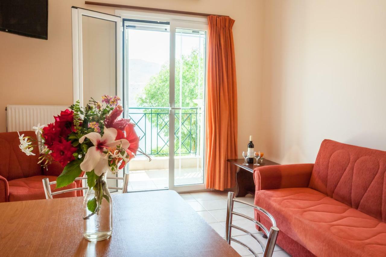 Lazaratos Hotel Kouvalata Экстерьер фото